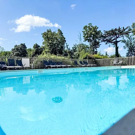 Chateau De Kergonano- Dans L'orangerie-4 By Interhome